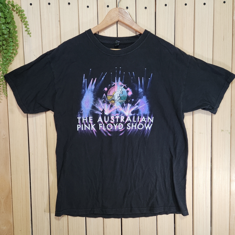 Pink Floyd Graphic T-Shirt Size L. Concert Tee